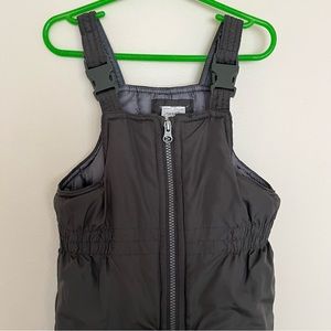 Carter’s snow pants snow bib size 4T grey ❄️🌨️